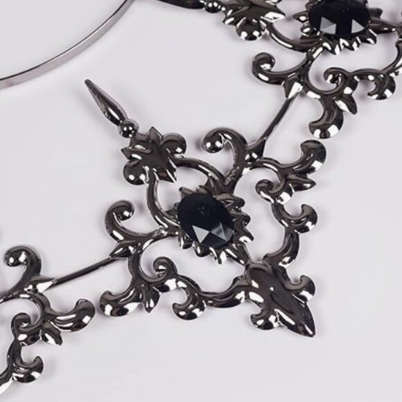 NEW! Gothic Crown - Picture 7 of 7